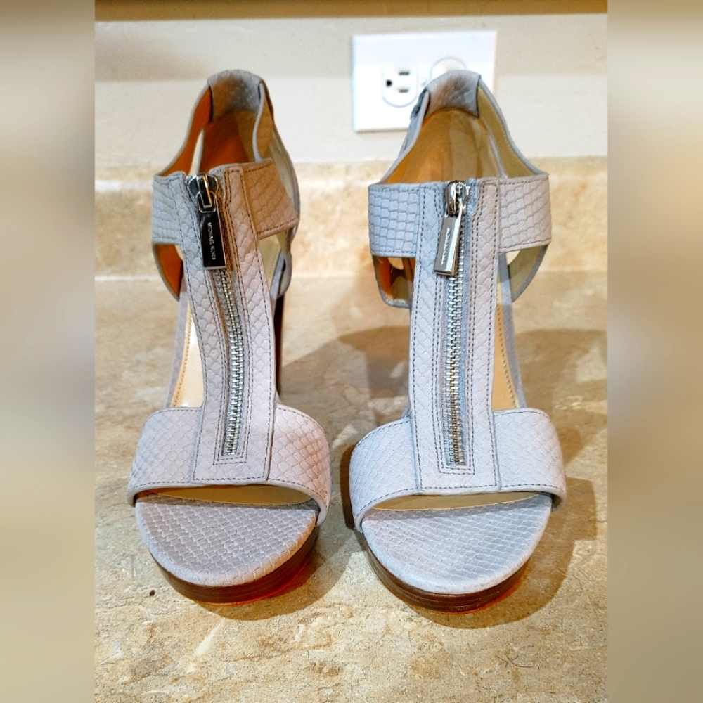 Beautiful Michael Kors Ladies Shoes